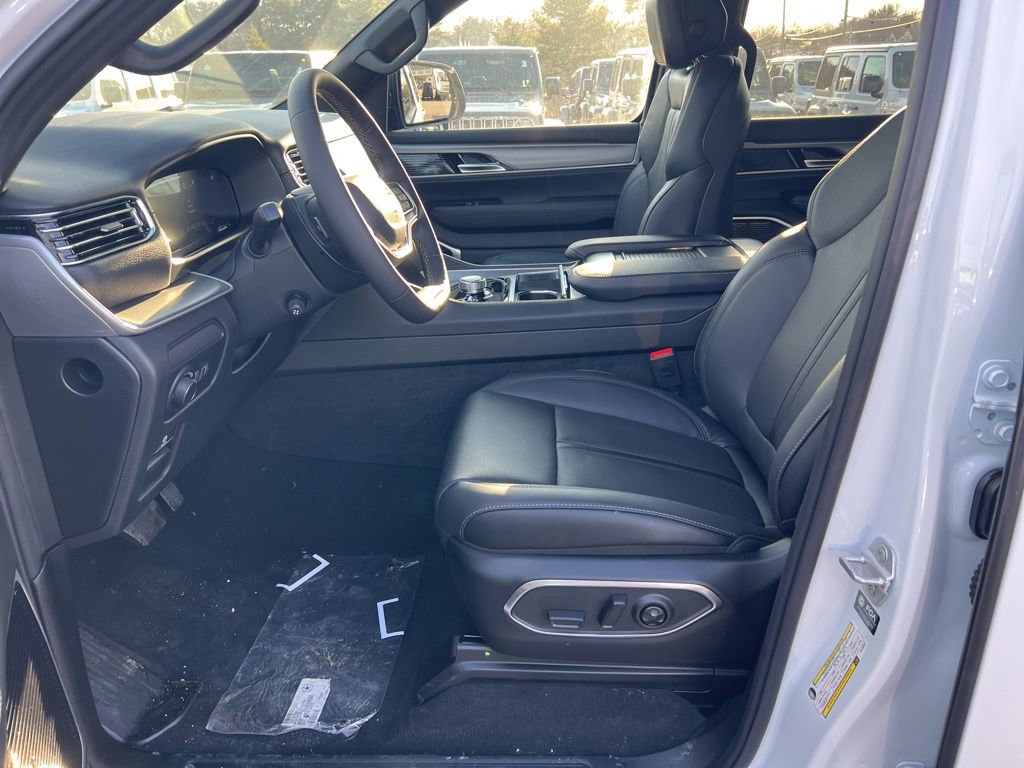 New 2026 Jeep Grand Wagoneer Limited w/ Premium Group II image 24