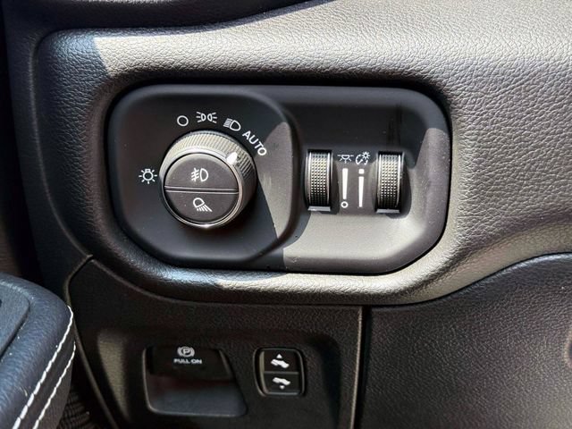 Used 2025 RAM 1500 Laramie w/ Sport Appearance Package AWD/4WD image 21