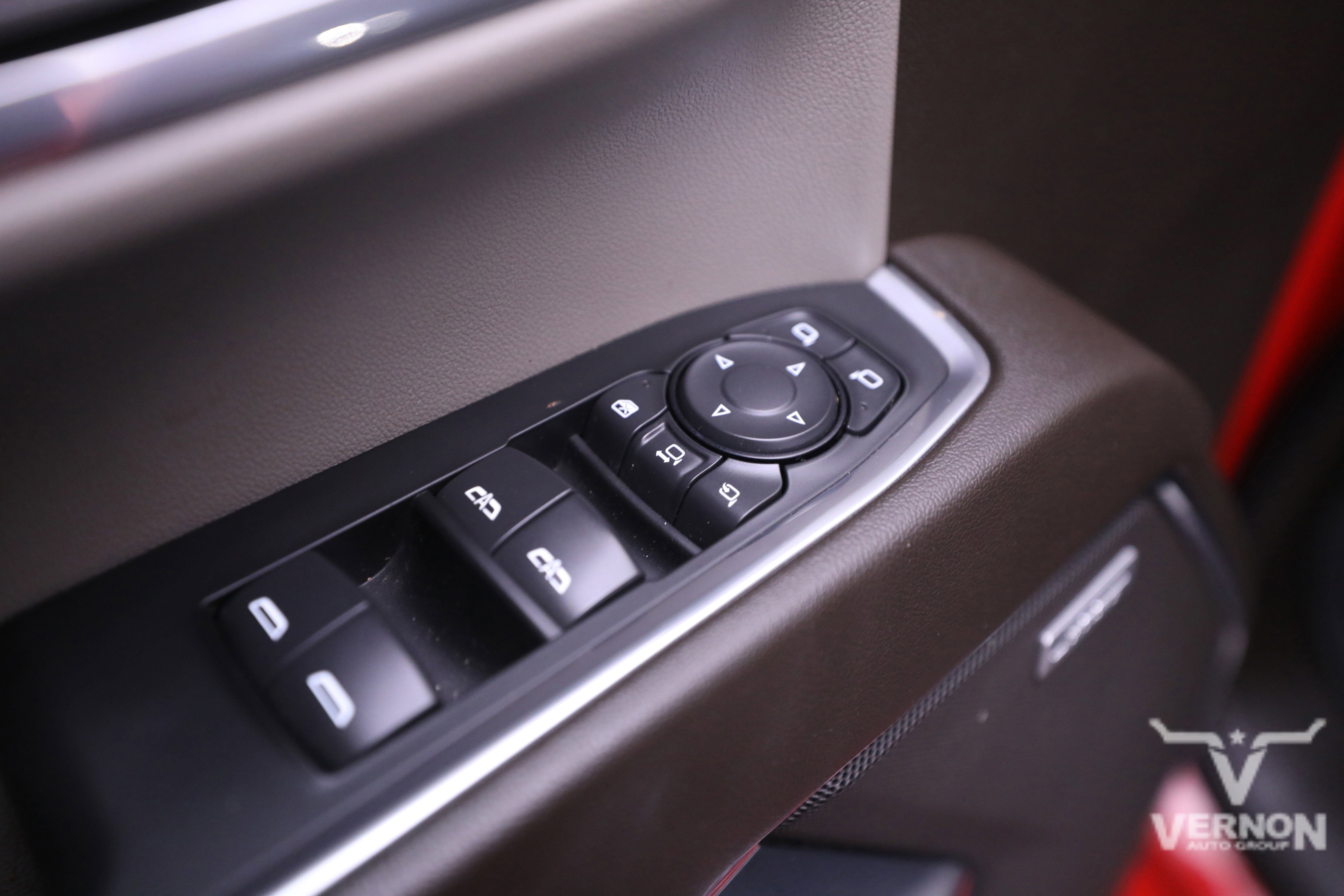 Used 2024 Chevrolet Silverado 3500 LTZ w/ LTZ Convenience Package image 19