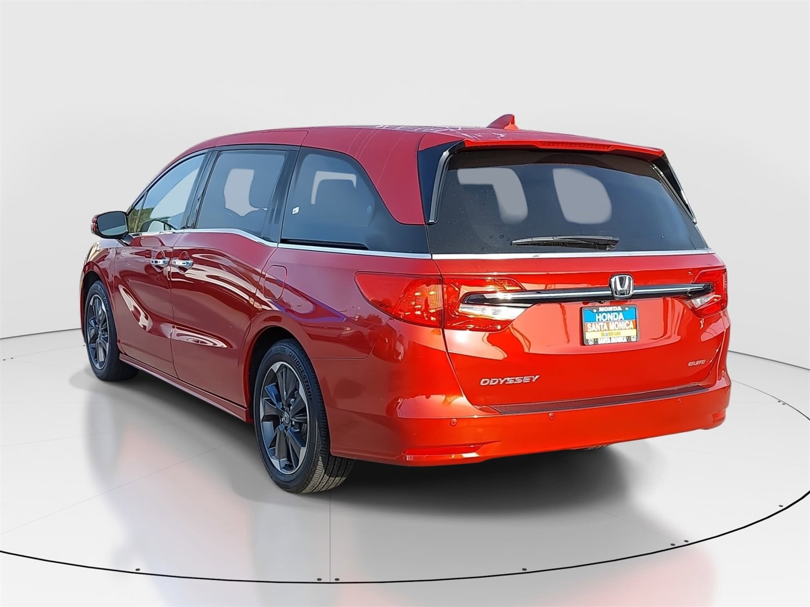 Used 2023 Honda Odyssey Elite image 7