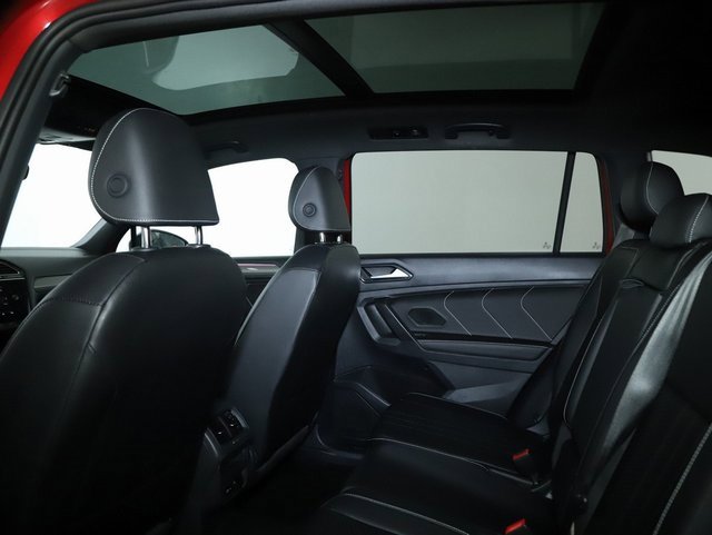 Used 2024 Volkswagen Tiguan SE R-Line image 15