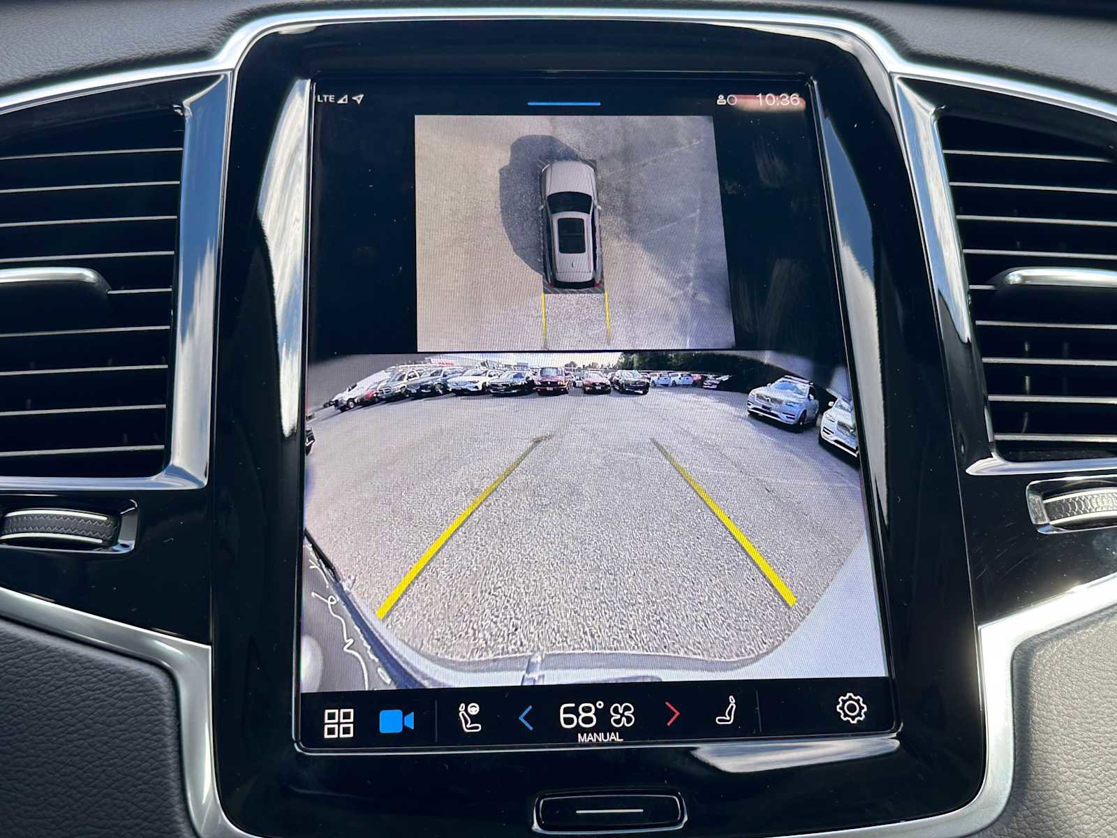 Used 2025 Volvo XC90 B6 Ultra w/ Lounge Package image 30