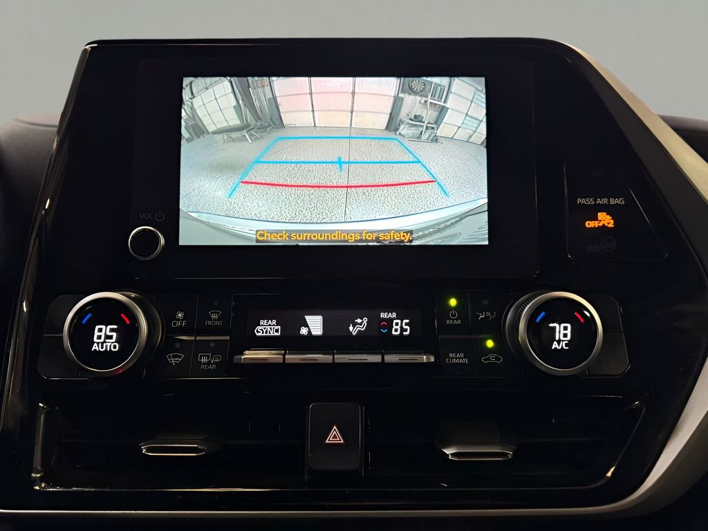 Used 2023 Toyota Highlander LE image 20