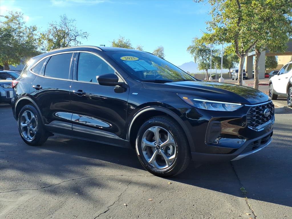Used 2025 Ford Escape ST-Line image 7