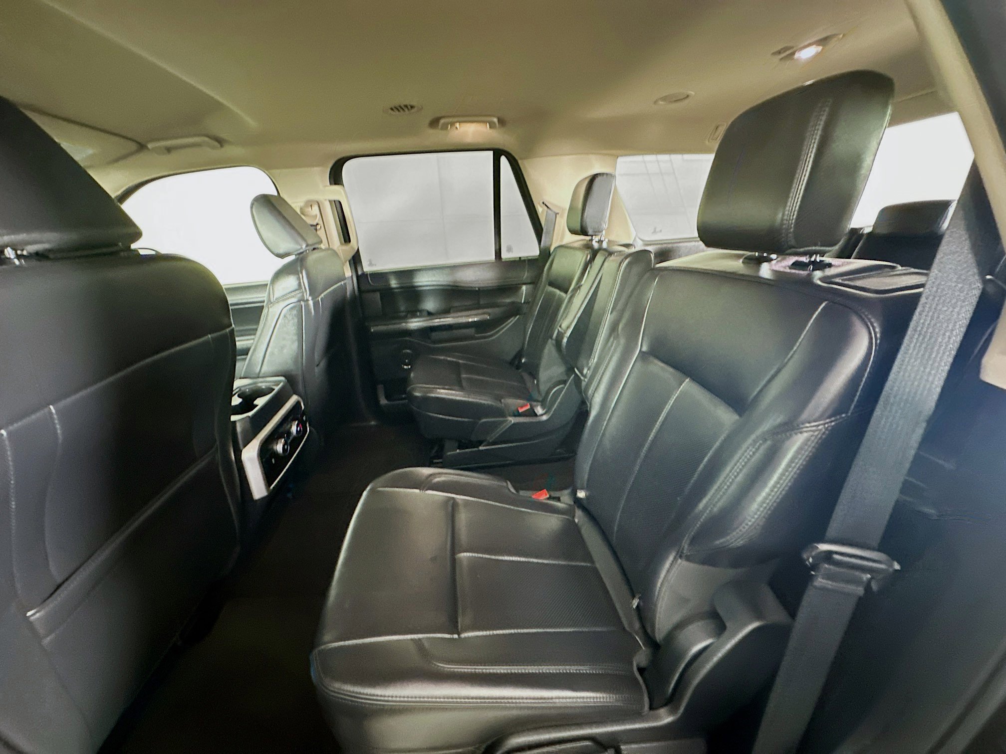Used 2024 Ford Expedition XLT image 28