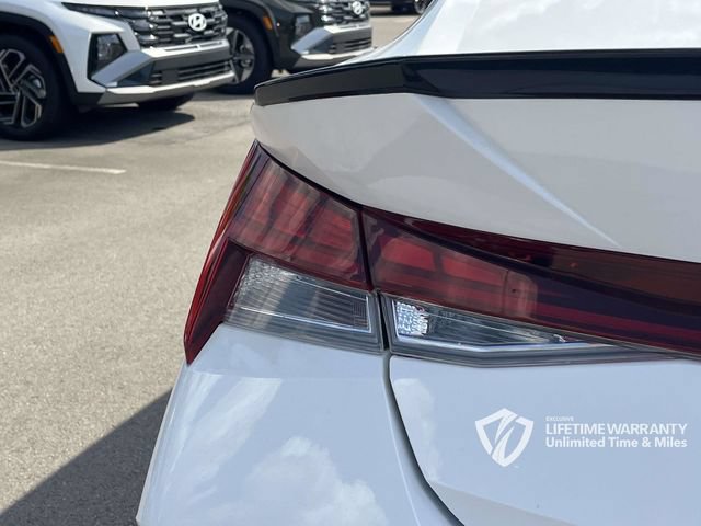 Certified 2025 Hyundai Elantra SEL FWD image 10