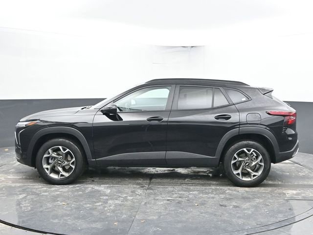 Used 2025 Chevrolet Trax LT image 7