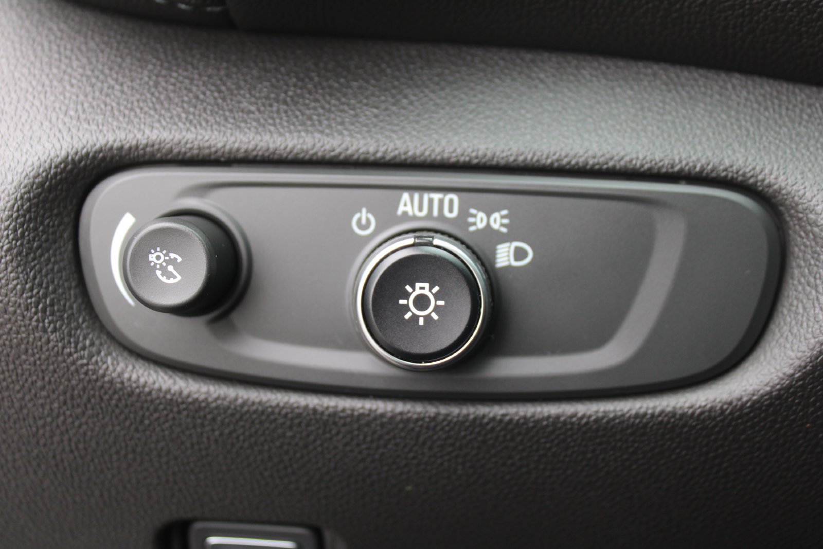 Used 2020 Chevrolet Blazer LT w/ LPO, Floor Liner Package FWD image 25