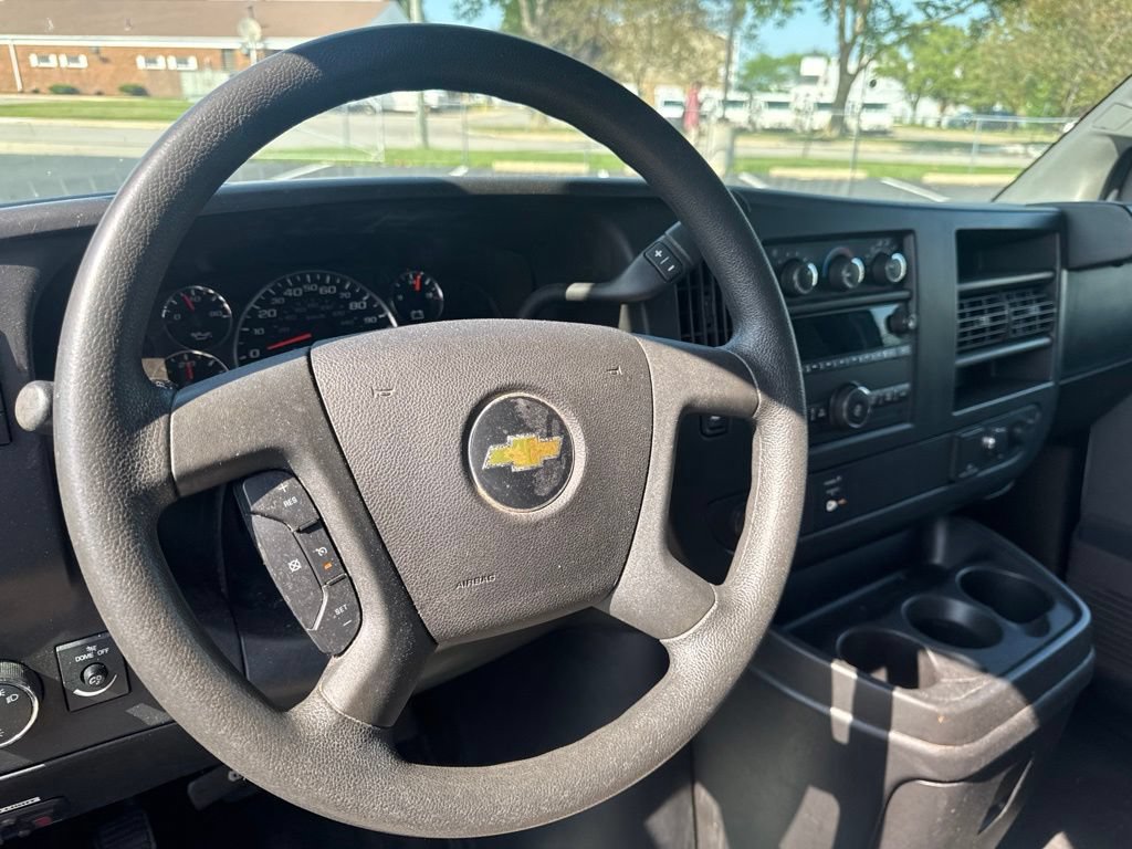 Used 2017 Chevrolet Express 3500 RWD image 11