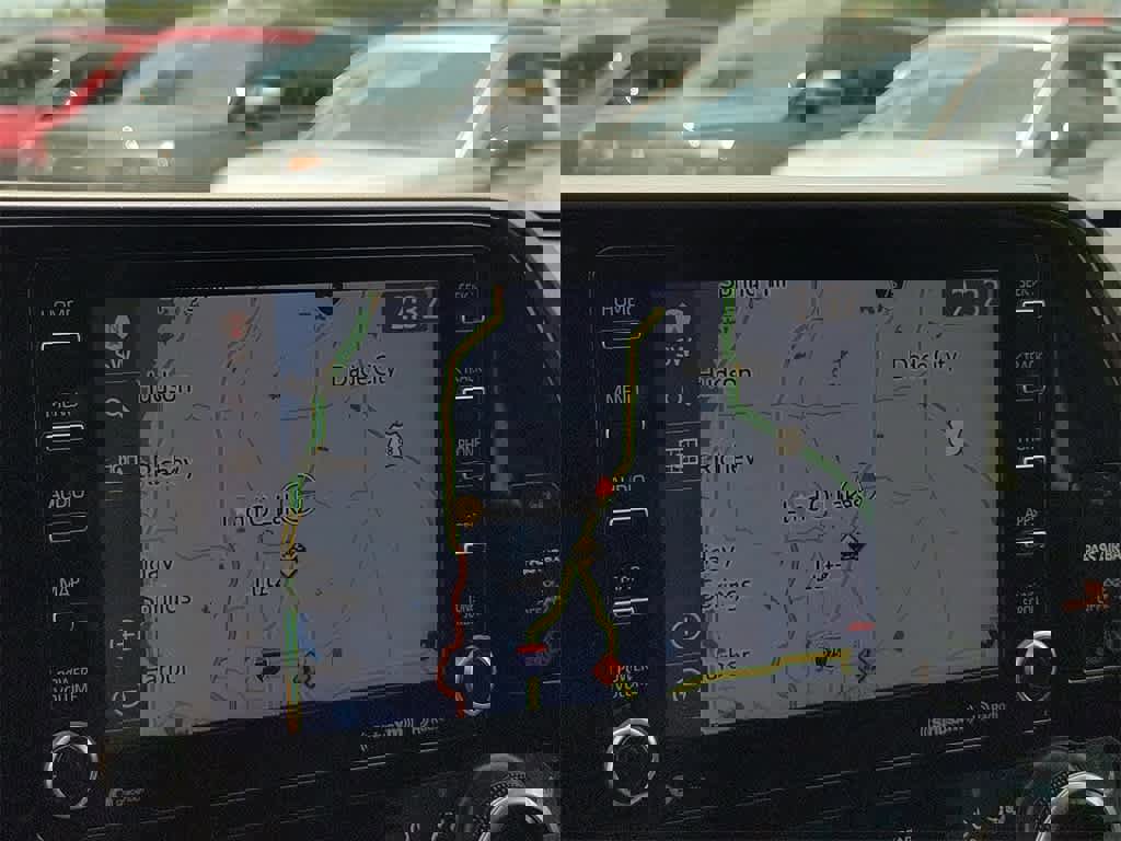 Used 2020 Toyota Highlander XLE image 27