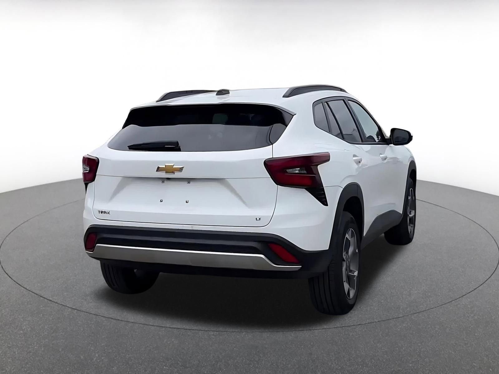 Used 2025 Chevrolet Trax LT image 14