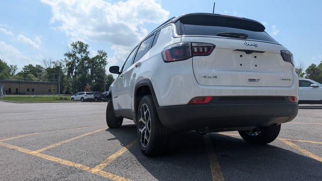 New 2026 Jeep Compass Limited AWD/4WD image 7
