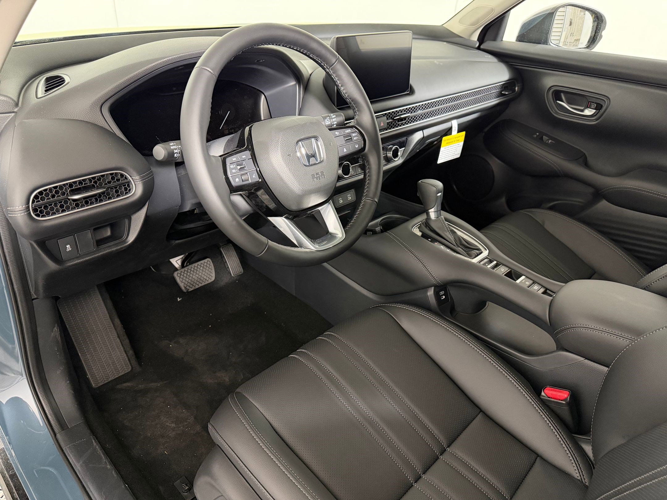 New 2026 Honda HR-V EX-L image 3