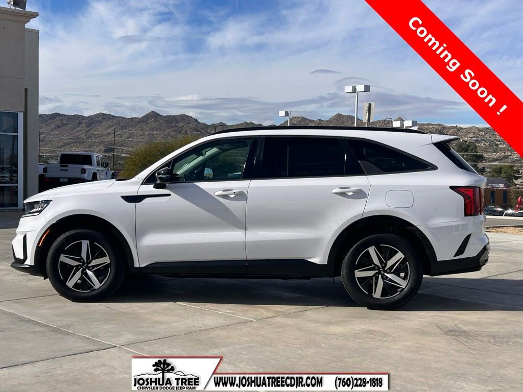 Used 2021 Kia Sorento S w/ Panoramic Sunroof Package image 5