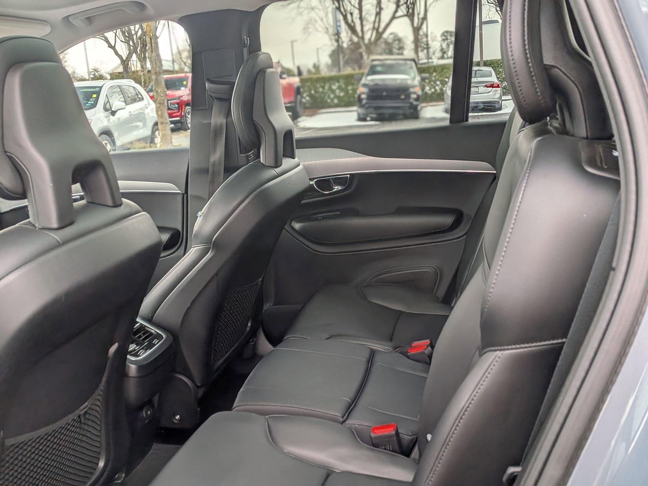 Used 2022 Volvo XC90 T5 Momentum w/ Climate Package image 34