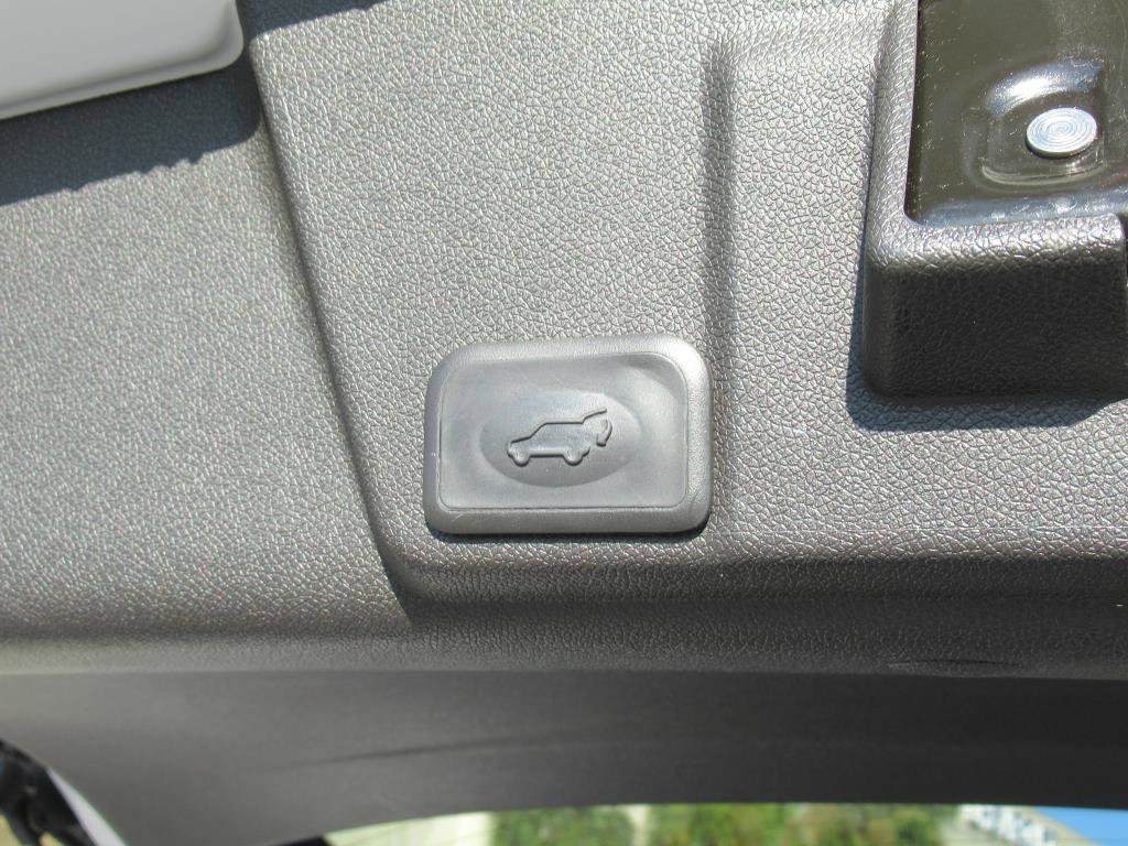 Used 2016 Chevrolet Traverse LTZ image 31