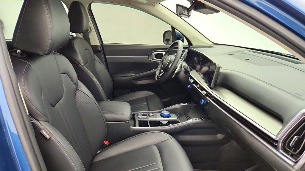 Used 2025 Kia Sorento EX AWD/4WD image 24