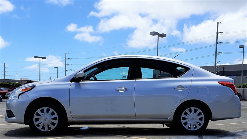 Used 2018 Nissan Versa SV FWD image 2