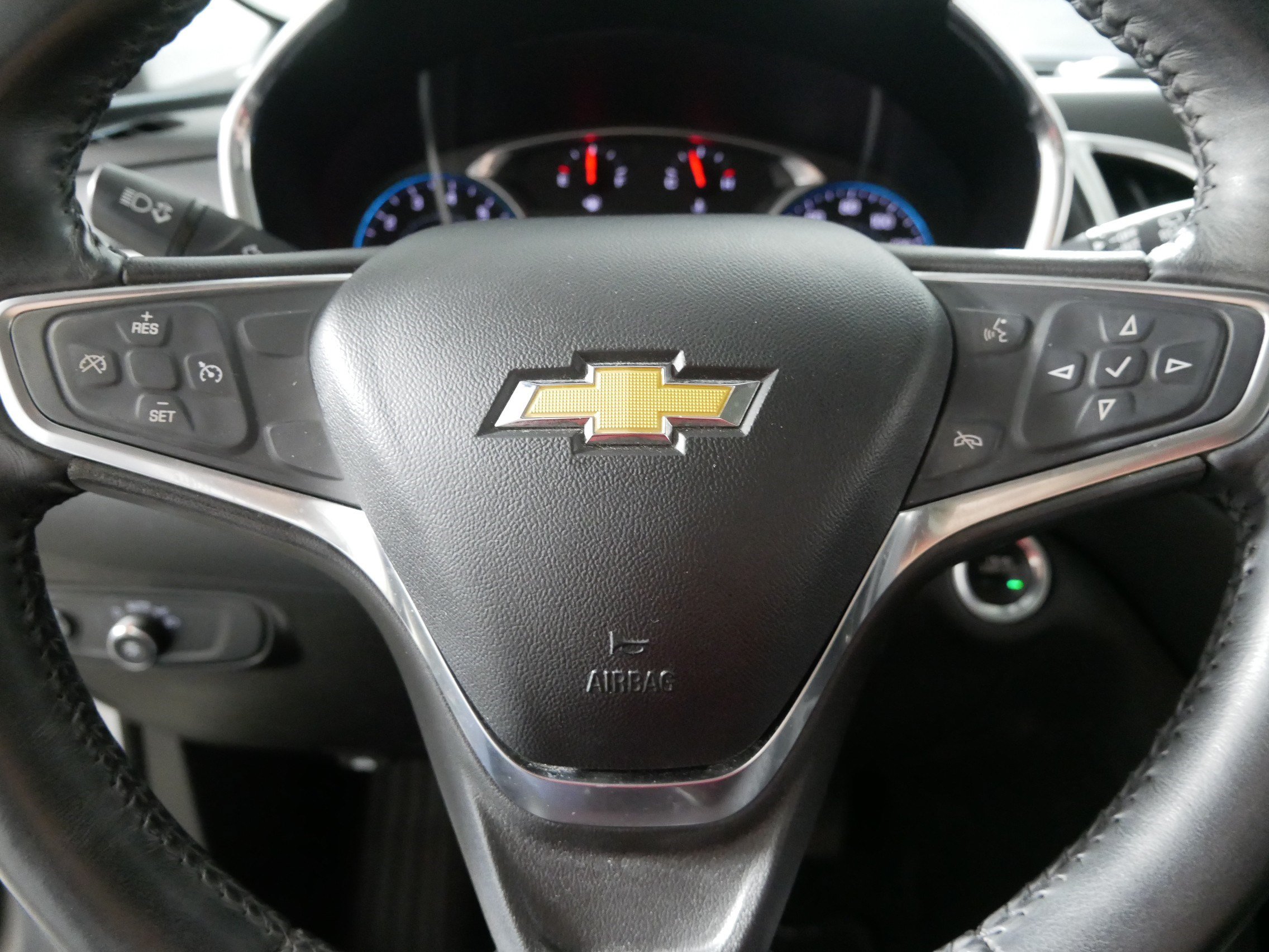 Used 2018 Chevrolet Equinox LT w/ Sun & Infotainment Package AWD/4WD image 25