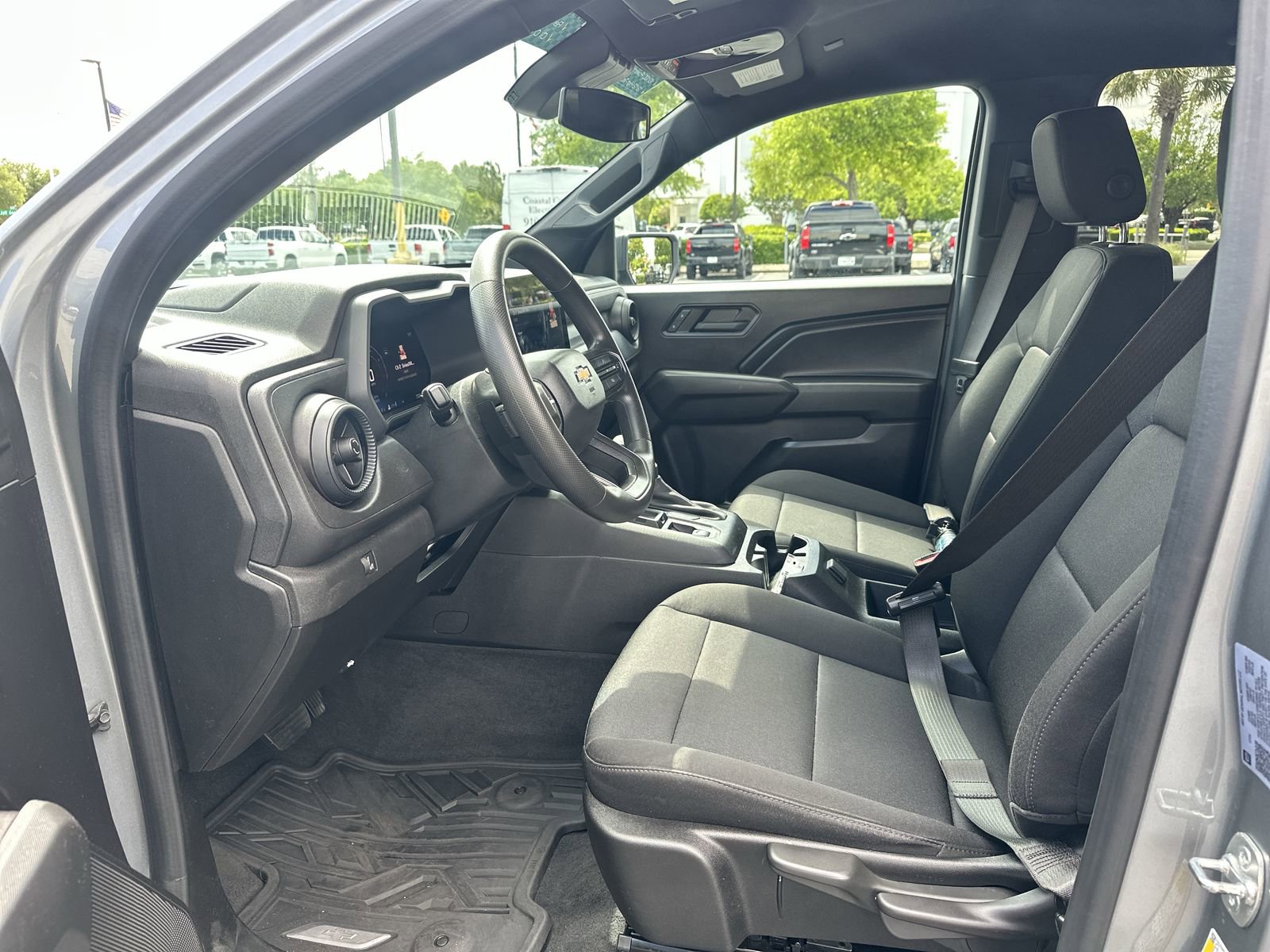 Used 2024 Chevrolet Colorado W/T RWD image 16