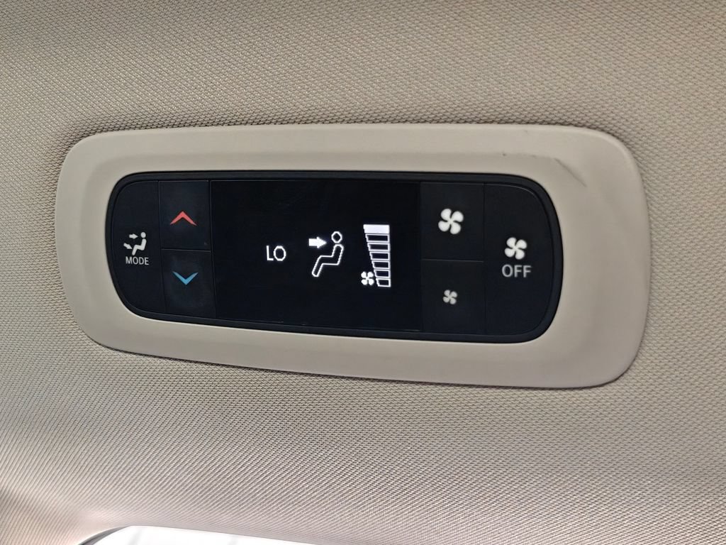Used 2023 Chrysler Voyager LX FWD image 26