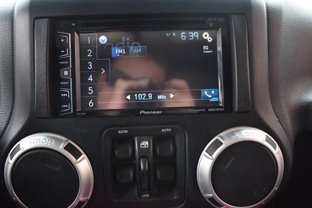 Used 2012 Jeep Wrangler Unlimited Sahara w/ Mopar Chrome Edition Group image 28