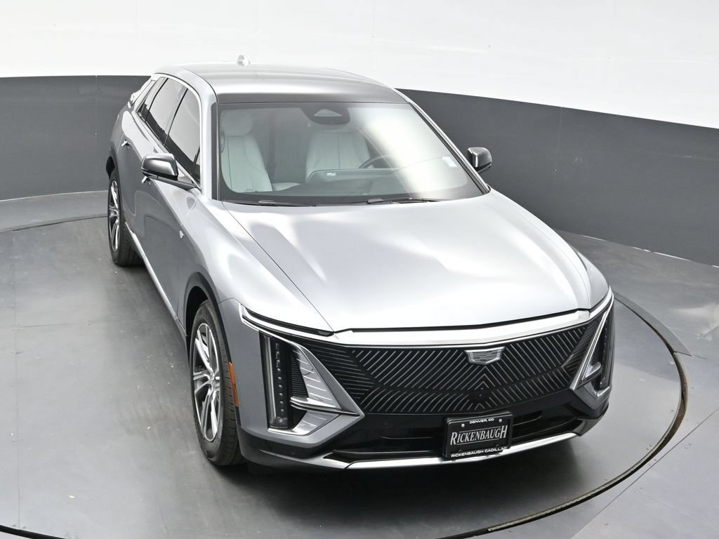 Certified 2024 Cadillac Lyriq Luxury AWD/4WD image 32