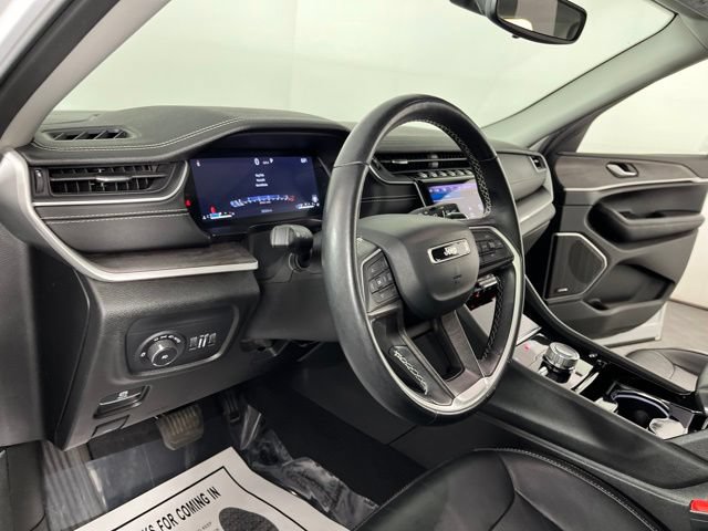 Used 2022 Jeep Grand Cherokee Limited AWD/4WD image 21