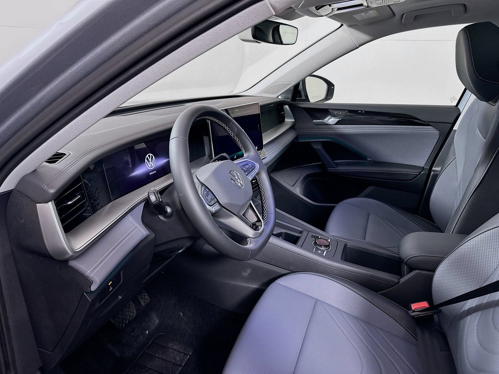 New 2026 Volkswagen Tiguan SE AWD/4WD image 11