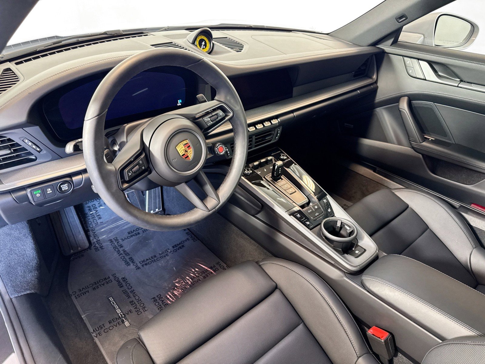 Used 2025 Porsche 911 Carrera image 4