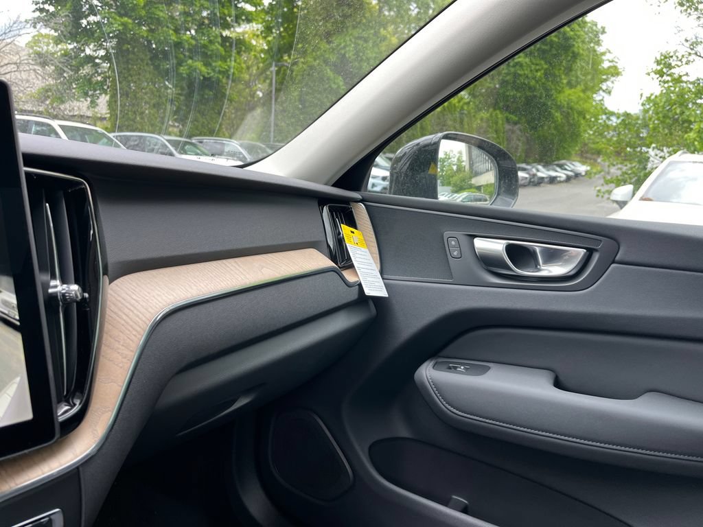 New 2026 Volvo XC60 B5 Plus w/ Protection Package Premier AWD/4WD image 19