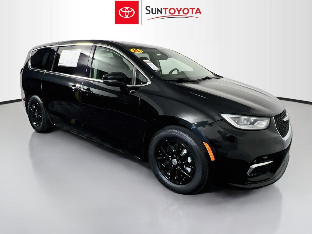 Used 2023 Chrysler Pacifica Touring-L