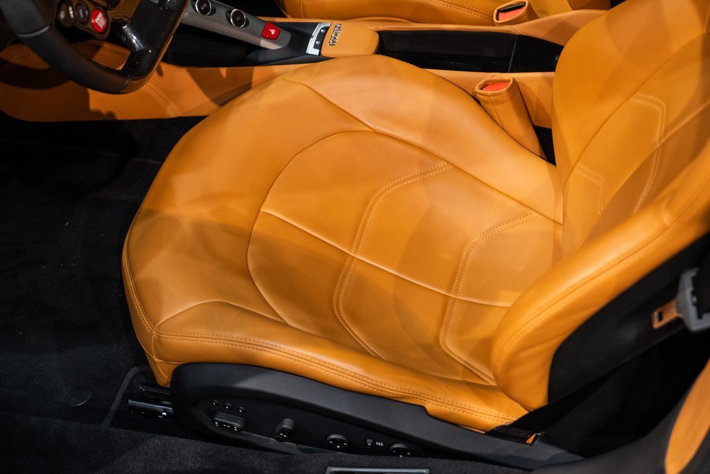 Used 2018 Ferrari 488 GTB Base image 24