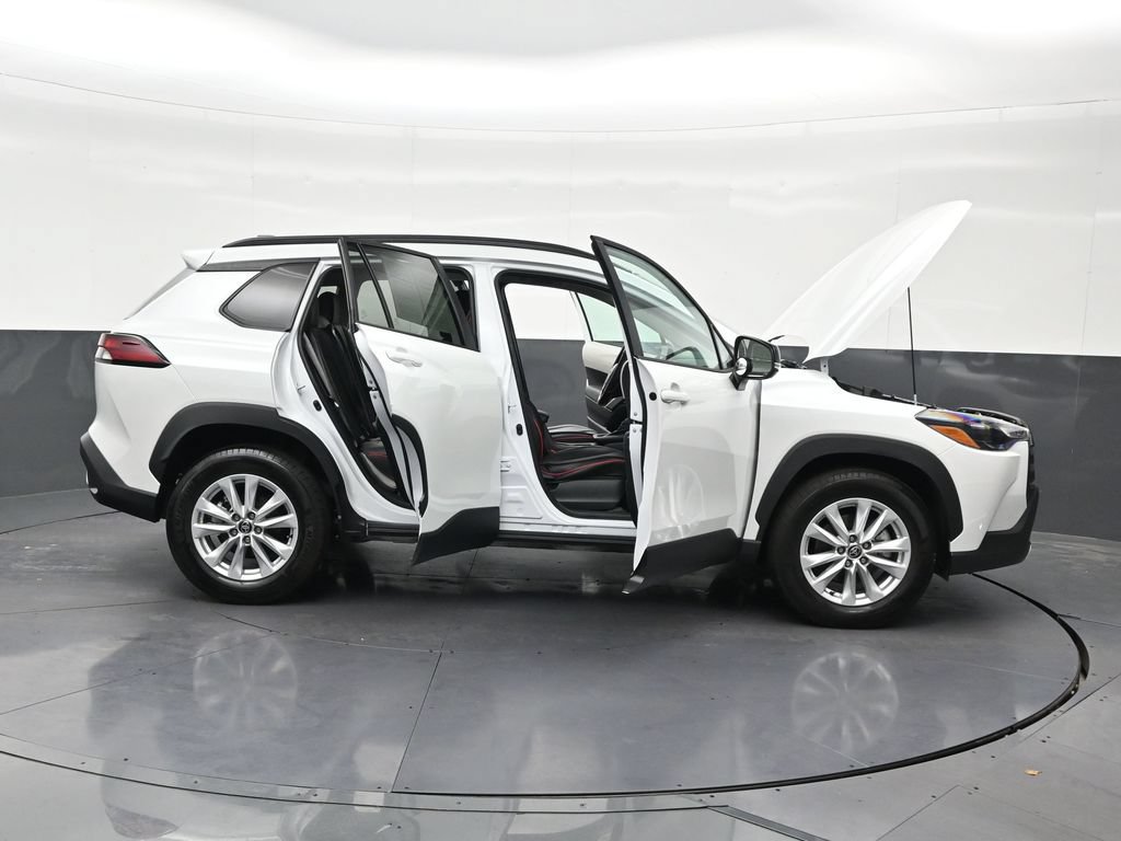 Used 2026 Toyota Corolla Cross LE FWD image 34