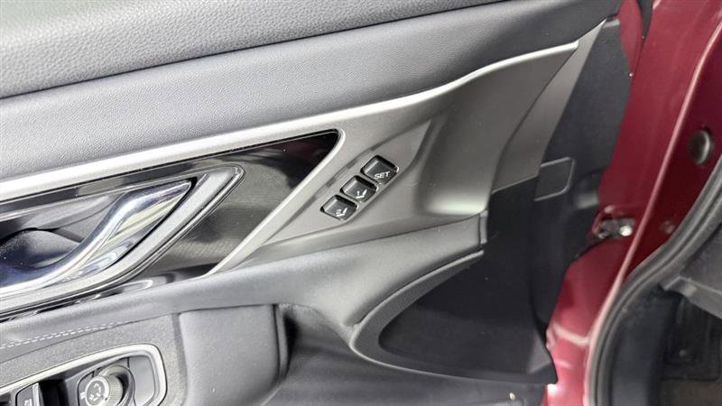 Used 2021 Subaru Outback Limited image 13