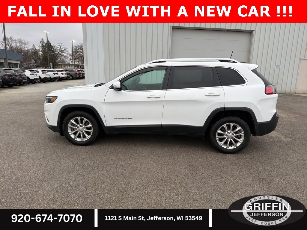 Used 2019 Jeep Cherokee Latitude w/ Cold Weather Group image 11