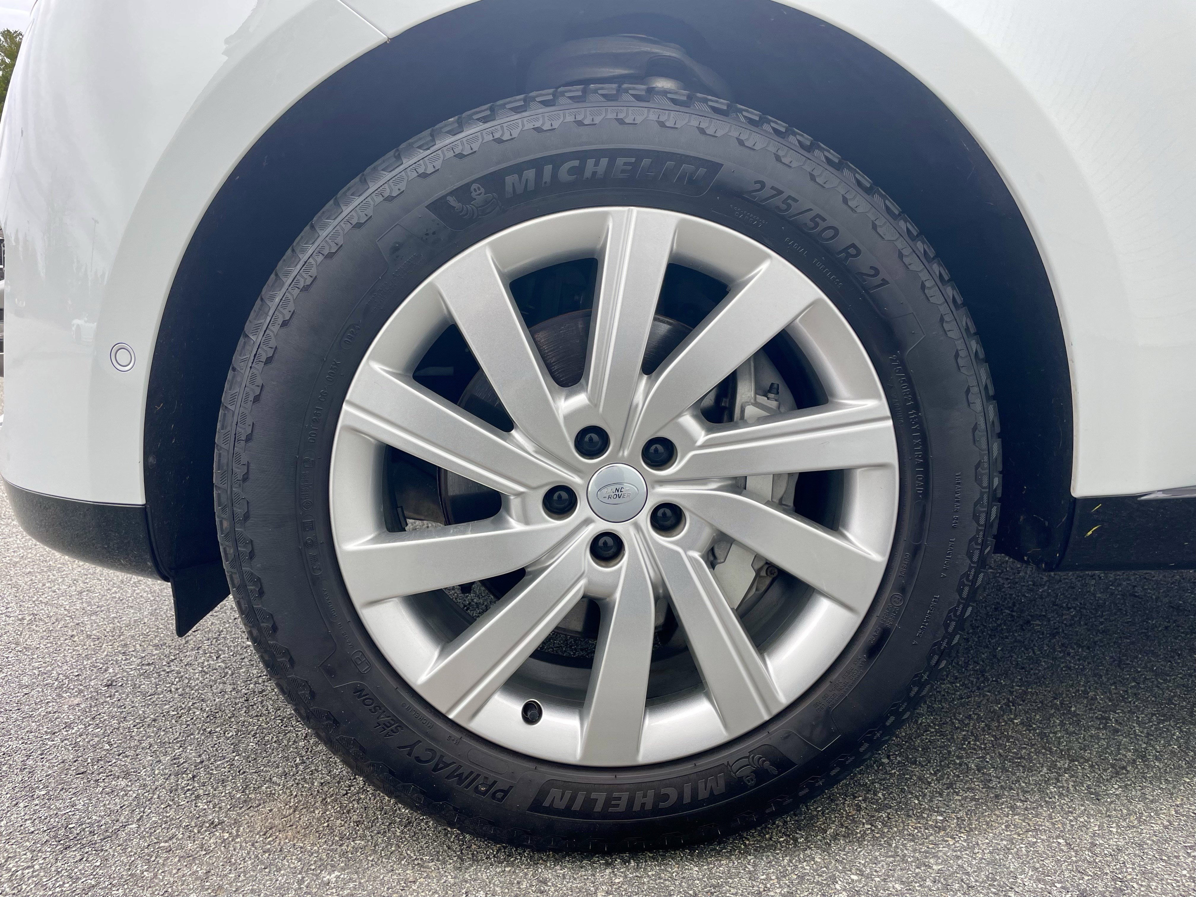 Certified 2024 Land Rover Range Rover SE image 9