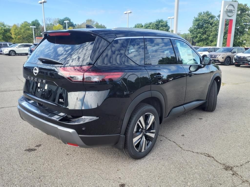 Used 2025 Nissan Rogue SL FWD image 3
