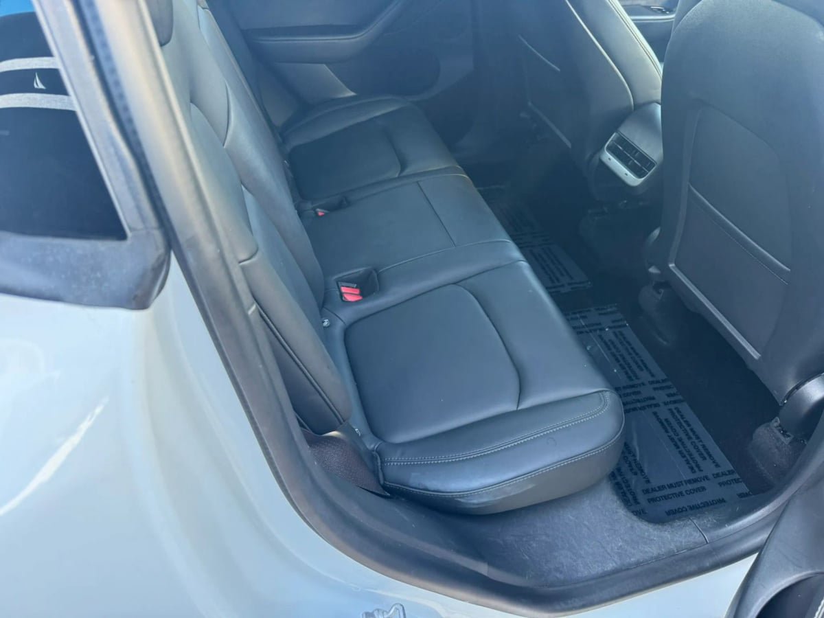 Used 2024 Tesla Model Y Long Range RWD image 13
