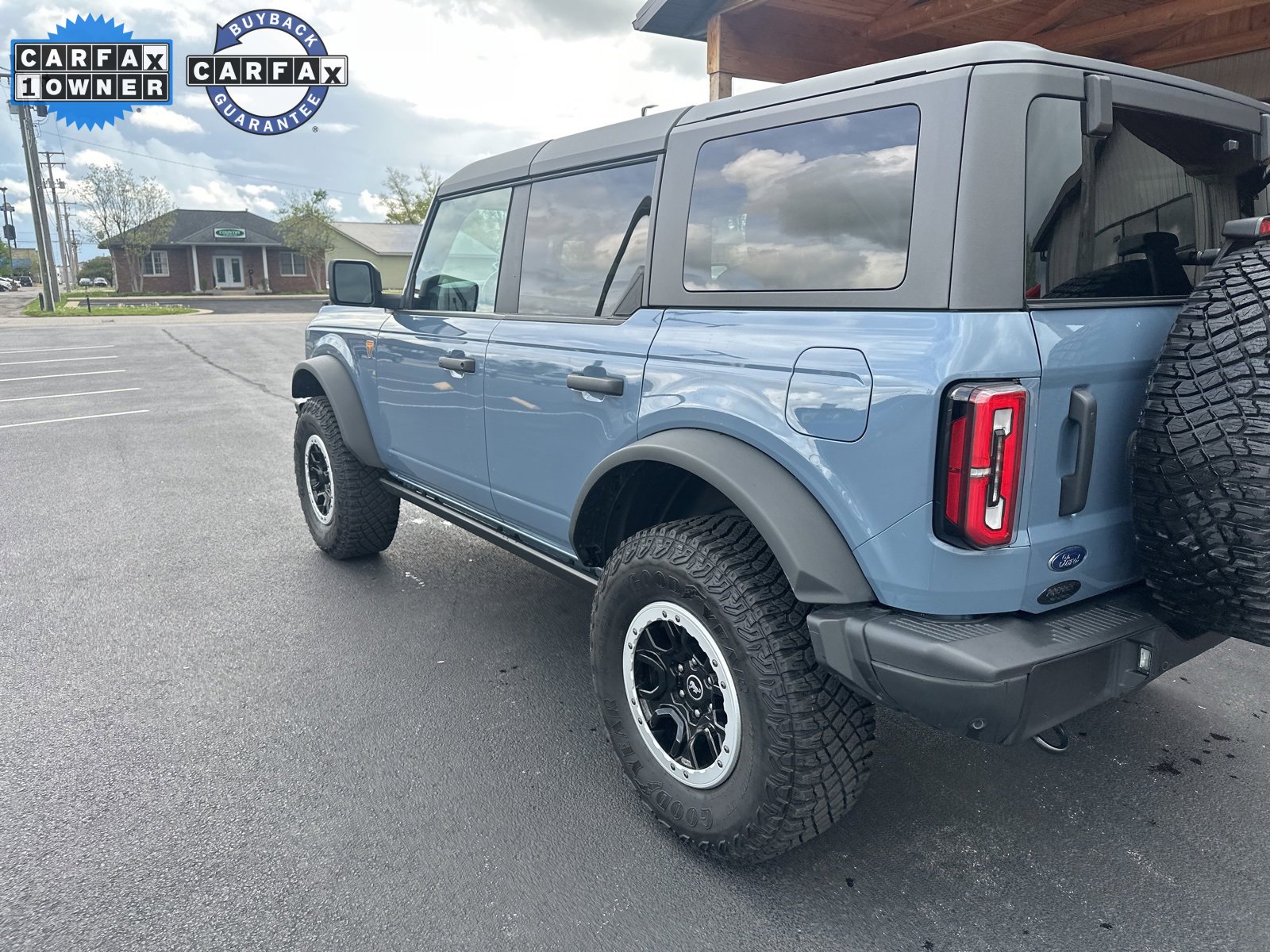 Used 2023 Ford Bronco Badlands image 16