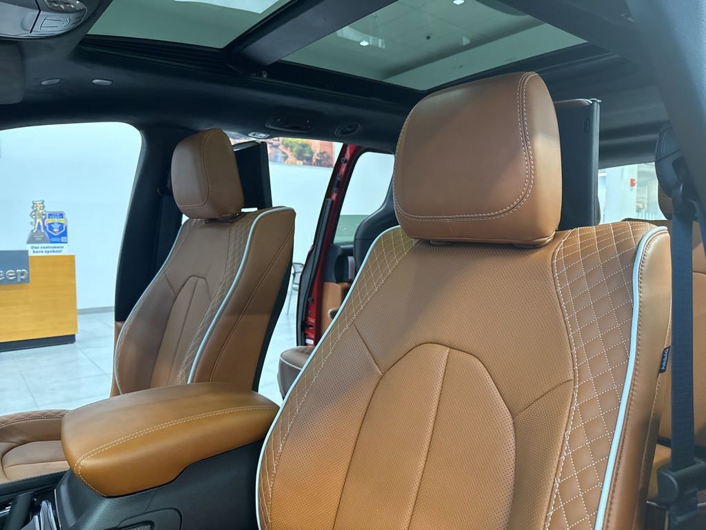 New 2026 Chrysler Pacifica Pinnacle w/ Trailer Tow Group image 16