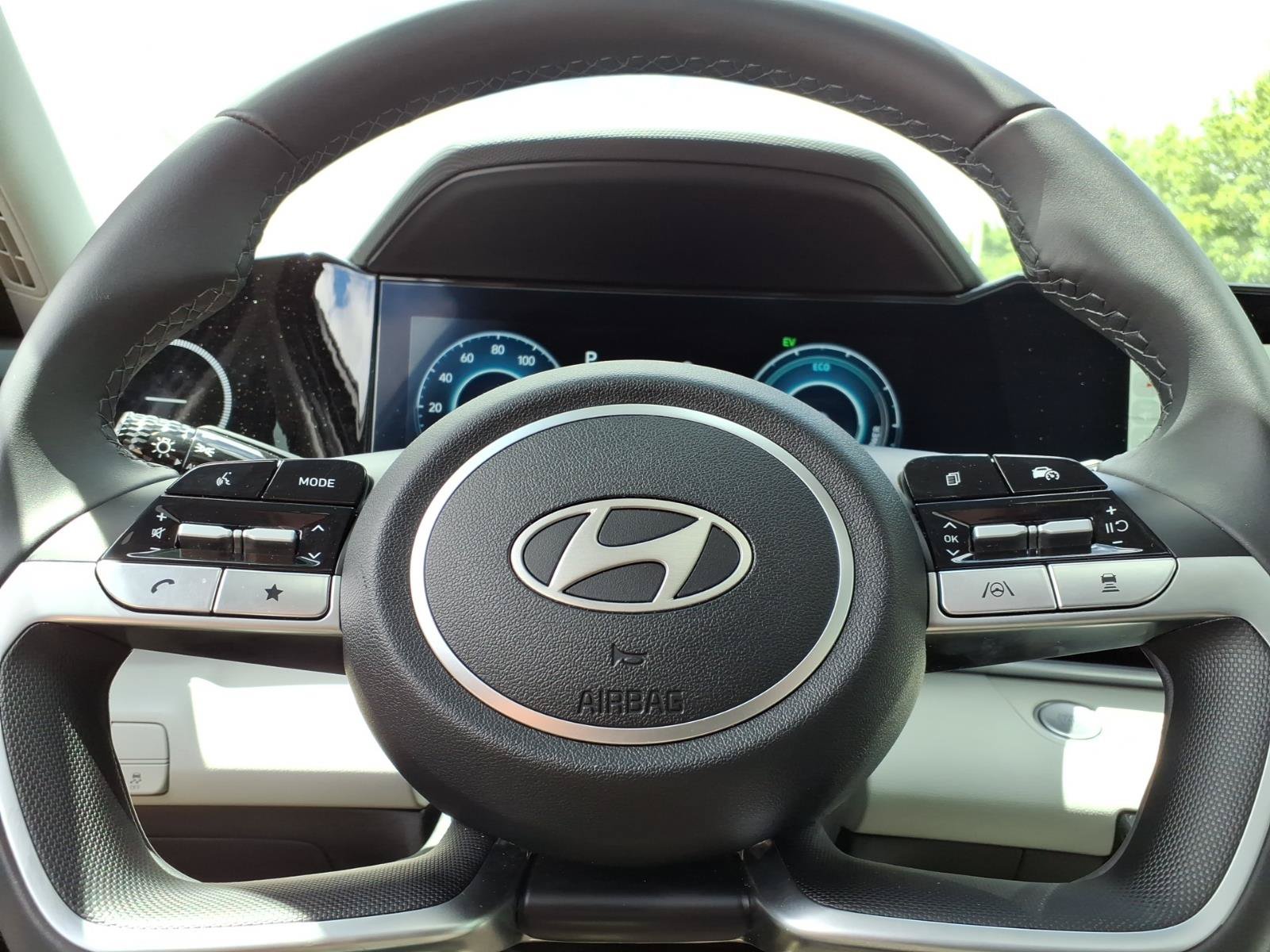 New 2025 Hyundai Elantra Limited FWD image 22