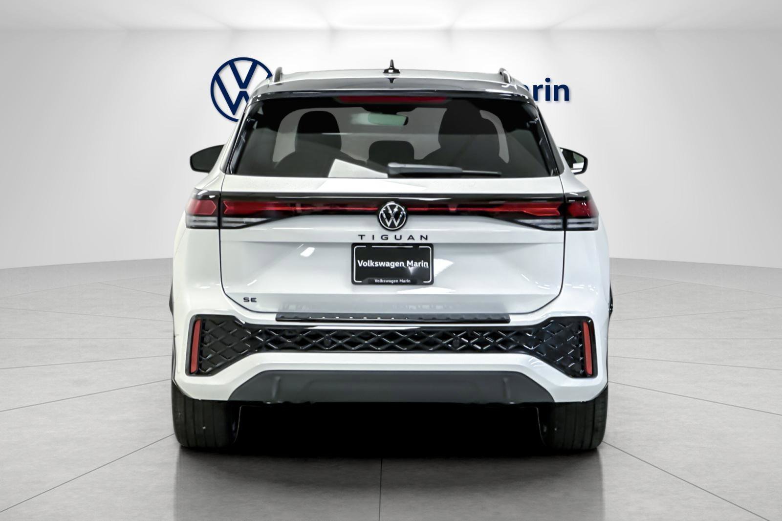 New 2026 Volkswagen Tiguan SE R-Line image 4