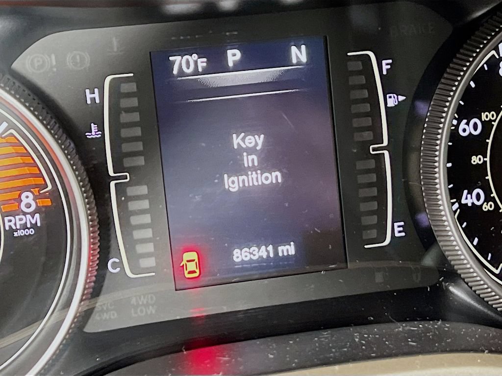 Used 2018 Jeep Cherokee Latitude w/ Cold Weather Group AWD/4WD image 11