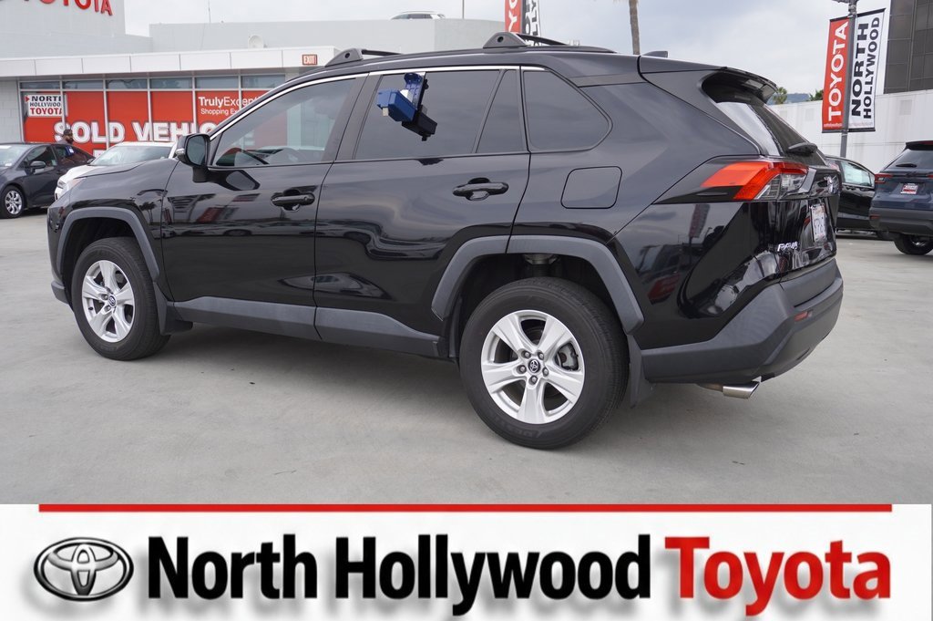 Used 2020 Toyota RAV4 XLE image 6