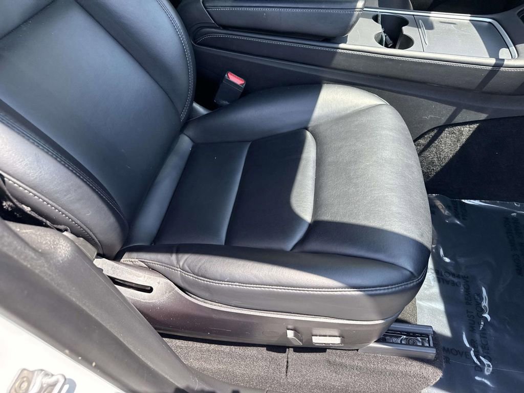 Used 2022 Tesla Model Y Performance AWD/4WD image 26