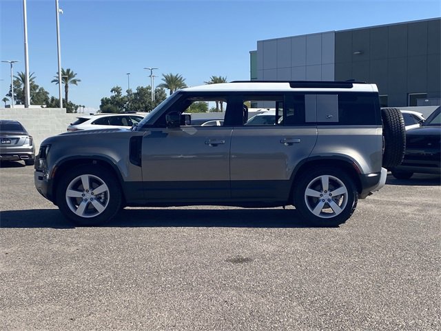 Used 2023 Land Rover Defender 110 S image 34
