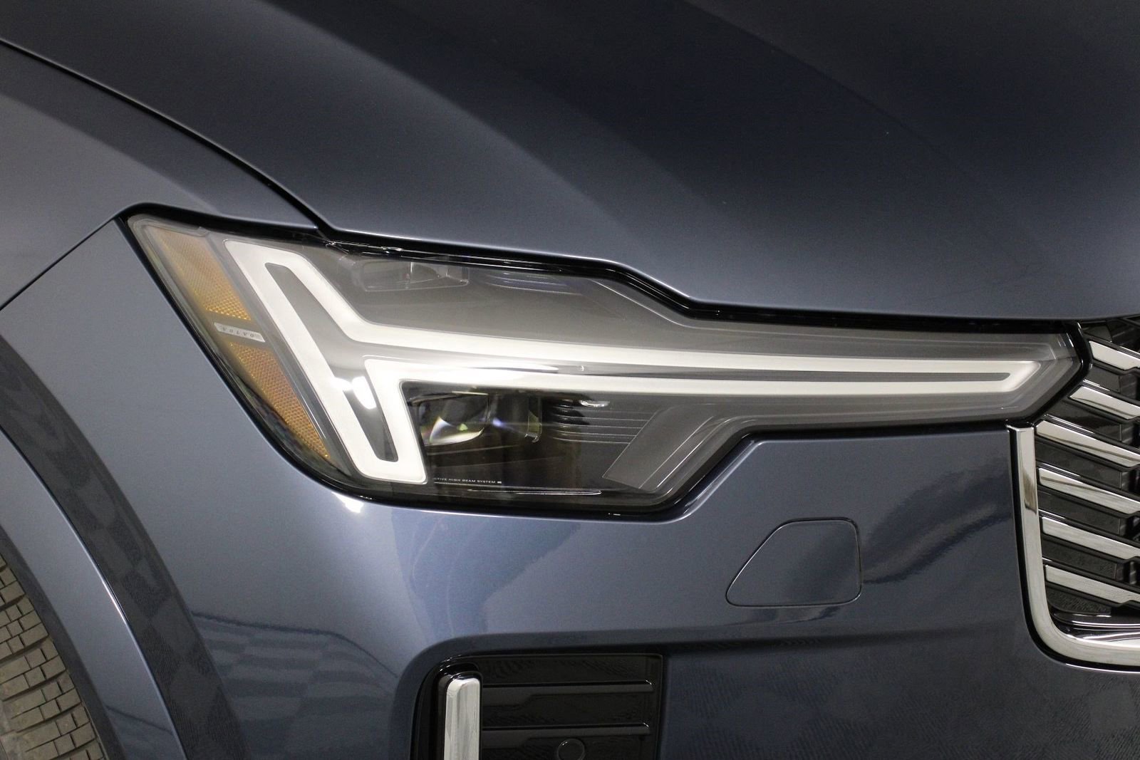 New 2026 Volvo XC90 T8 Plus w/ Protection Package Premier image 14