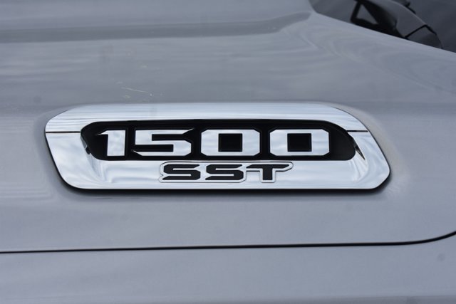 Used 2025 RAM 1500 Laramie image 12