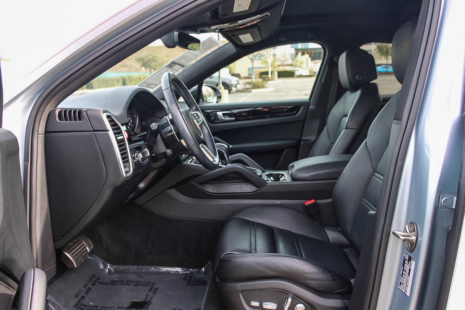 Used 2020 Porsche Cayenne S image 18